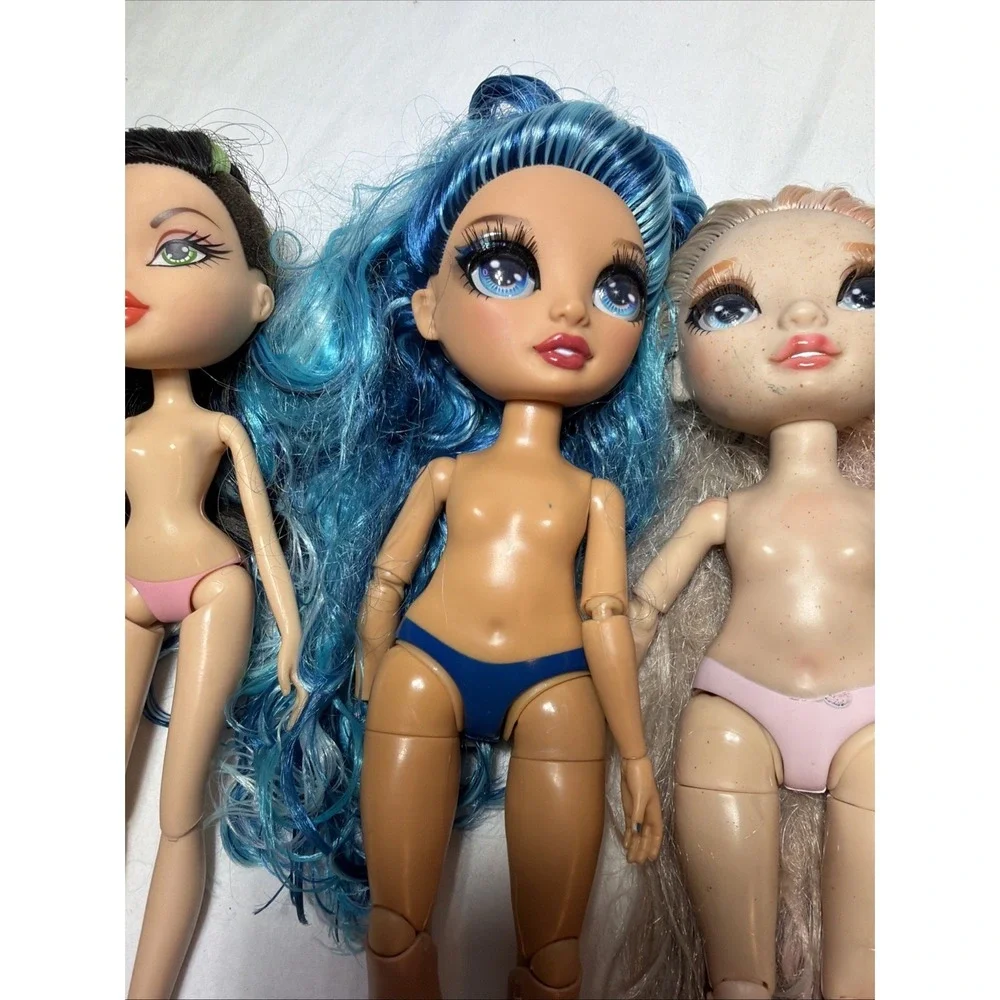 Lot Of 3 Rainbow High Dolls And 1 Bratz Doll